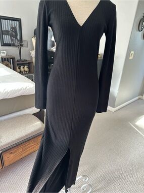 Zara Black Ribbed V-Neck Long Sleeve Maxi Dress, size large